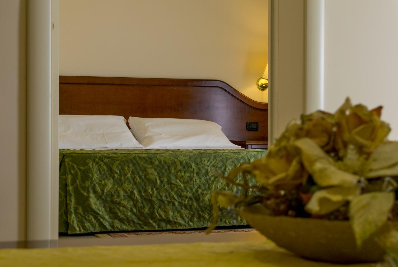 Hotel Villa Peretti Gela Esterno foto